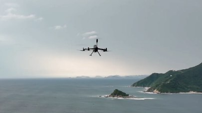 » 10、我国蜂群无人机首次实现台风过境全程立体观测记者从中国气象局获悉，台风“红霞”影响我国期间，气象科研人员首次采用蜂群无人机观测方式，针对台风登陆全过程开展高频率、多维度观测试验