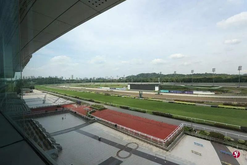 » 14、新加坡明年举办最后一次赛马马场将改建住宅坐落在克兰芝的赛马场，将在2024年10月5日举行最后一场赛事后关闸熄灯，为本地超过180年历史的赛马活动画上句号