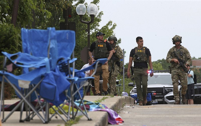 15. 美国“独立日”游行发生枪击案 造成6死31伤当地时间7月4日，美国伊利诺伊州海兰帕克市举行“独立日”游行时发生枪击事件，造成至少6人死亡、31人被送往医院，目前嫌疑人已经被抓获