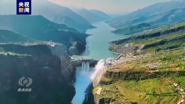 » 11. 白鹤滩水电站全面投产12月20日，白鹤滩水电站16台百万千瓦机组全部并网发电，标志着我国最大的“西电东送”清洁能源走廊基本建成