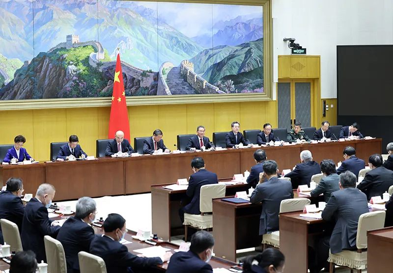 » 1. 李强主持召开新一届国务院第一次全体会议：我们每一位同志都要当好执行者李强指出，本届政府任期的五年，是全面建设社会主义现代化国家开局起步的关键时期