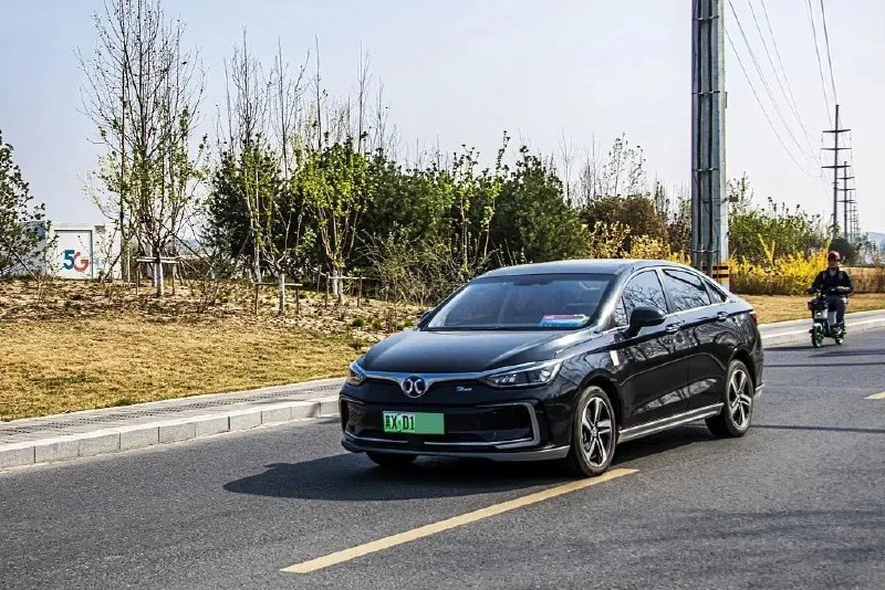 » 1. 北京交管局：雄安冀X车牌无特权 进京也办进京证“冀X”车牌进北京不用办进京证？此类“一眼假”谣言再次在一夜之间甚嚣尘上