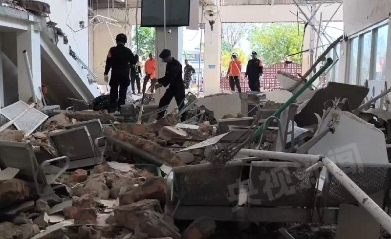 » 6、印尼7.7级地震至少40人死亡 海啸预警撤销印尼国家搜救局公布的最新数据显示，截至印尼雅加达时间18时30分（震区时间19时30分），印尼东努沙登加拉省7.7级地震造成的死亡人数已升至40人，另有50人受伤