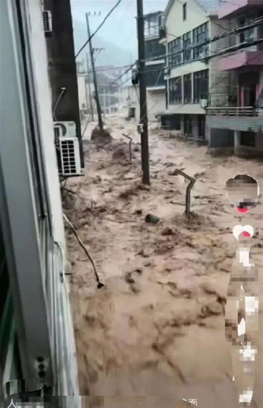 » 8. 浙江杭州富阳区遭遇罕见短时局地暴雨：已致5人死亡3人失联7月22日傍晚至23日凌晨，富阳区短时强降雨引发山洪致局部山体塌方和泥石流，涉及大源镇、上官乡、常绿镇等地
