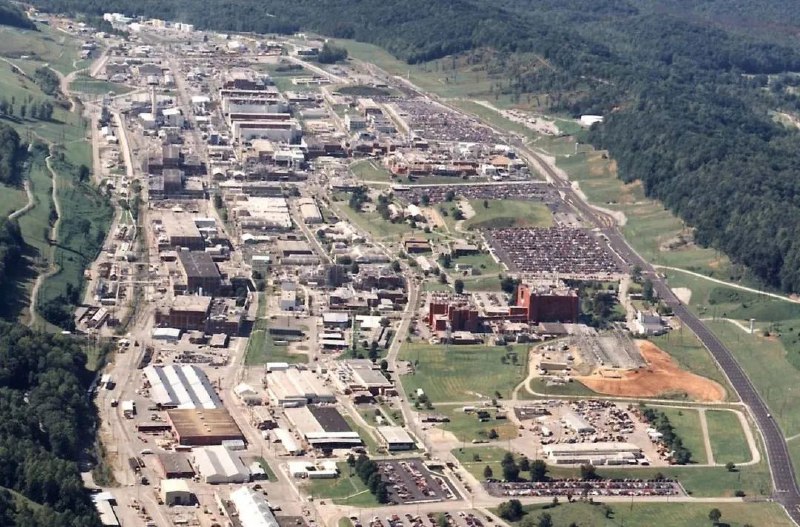 » 4. 美国橡树岭铀工厂火灾导致数百人疏散当地时间2月22日，美国田纳西州橡树岭的一处铀加工设施当天发生火灾，数百人被疏散