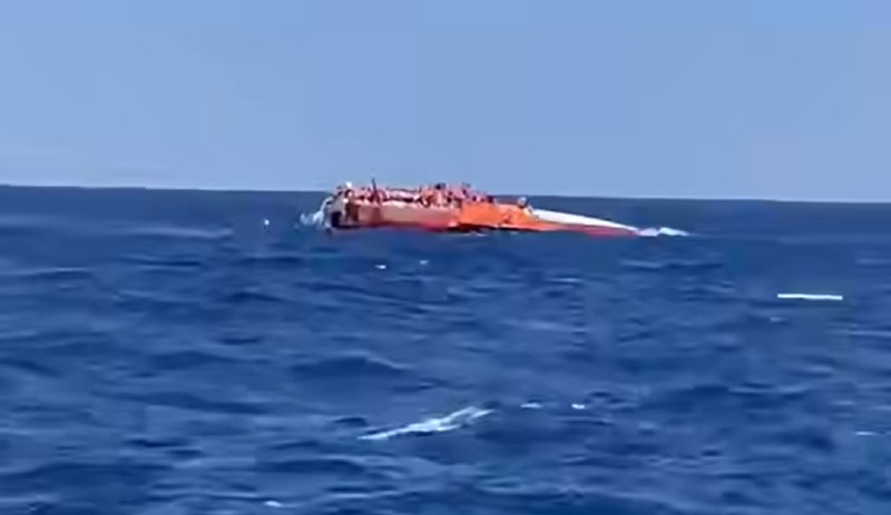 » 7、塞浦路斯外海载有267人渡船沉没《塞浦路斯邮报》报道，8月30日，一艘客运渡轮从塞浦路斯凯里尼亚出发，驶往土耳其塔苏楚港，启航不久便发生倾覆