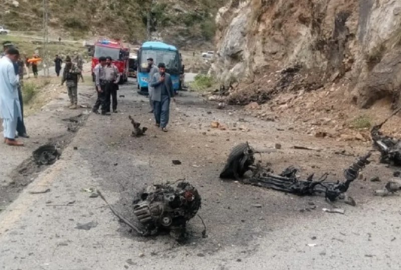 » 7. 五名中国工程师在巴基斯坦遇袭身亡：装满炸药车辆撞向中国车队路透社26日引述巴基斯坦警方消息人士指，五名中国公民在巴基斯坦西北部，遭遇自杀式炸弹袭击丧生