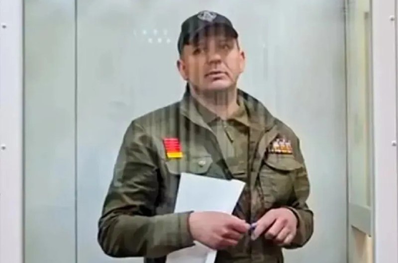 » 4、俄中校带领35名军人互相开枪，避免前往前线作战据俄罗斯《生意人报》20日报道，俄罗斯空降部队前中校康斯坦丁·弗罗洛夫（军中绰号“刽子手”）因指使部下伪造伤情，被指控策划大规模军事欺诈