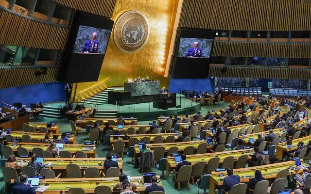 » 8. 联合国大会高票通过巴以问题相关决议草案，美以投反对票10月27日，第十届联合国大会紧急特别会议就巴以相关决议草案进行投票，最终草案以120票赞成、14票反对、45票弃权，同意票达到三分之二的多数票获得通过
