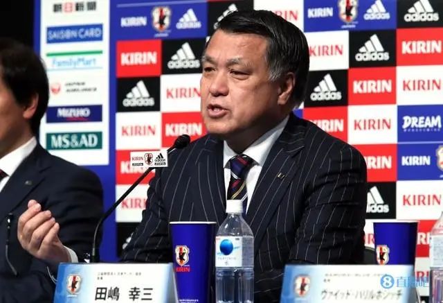 » 15. 日本足球队4：1胜德国在今天凌晨结束的国际友谊赛中，日本队客场4-1击败德国队