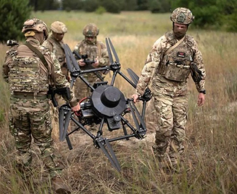 » 5、美国防部暂停向乌克兰提供部分武器据央视新闻消息，当地时间7月1日，美国官员表示，因担心美国武器库存过低，美国国防部已停止向乌克兰运送部分防空导弹和其他精确制导武器