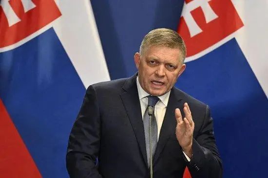 » 9. 斯洛伐克总理指责乌克兰腐败，同时继续向乌克兰卖武器：我不卖美国也卖当地时间1月20日，斯洛伐克总理罗伯特·菲佐称，乌克兰不是一个主权独立的国家，而是受到美国的“绝对控制”，并重申斯洛伐克将反对乌克兰加入北约