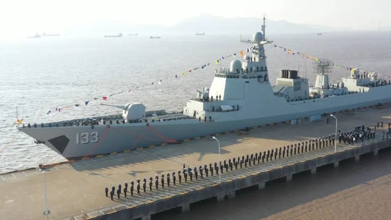 15. 052DL改进型导弹驱逐舰“包头舰”正式下水服役局《包头日报》报道，日前，记者从市退役军人事务局获悉，以“包头”命名的中国海军“包头舰”已经正式下水服役