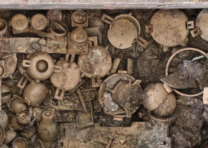 » 6、国家文物局：武王墩墓主身份可能是战国楚考烈王今天，国家文物局发布安徽淮南武王墩墓考古以及文物保护重要进展和重要成果