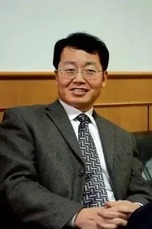 » 3. 71岁的宿迁原市委书记张新实被查 曾和仇和、缪瑞林搭班9月23日晚，江苏省纪委监委发布消息，江苏交通控股有限公司原党委书记张新实涉嫌严重违纪违法，目前正在接受江苏省纪委监委纪律审查和监察调查