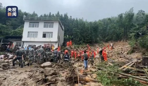 12. 广西融水古都村群旦屯遭受强降雨袭击，已造成4死1失联截至6月18日17点，失联5人已找到4人，其中2人经现场确认死亡，2人经抢救无效死亡，失联1人正在全力搜救中
