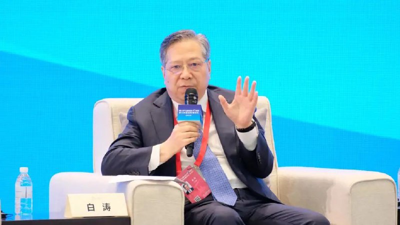 » 2. 国寿集团董事长：希望35岁以下的年轻人尽早考虑自己的养老问题6月9日，中国人寿保险（集团）公司董事长白涛在陆家嘴论坛期间接受澎湃新闻等媒体采访时表示，个人养老金下一步着力点可能更多还是在产品的研发方面，要提供更好的产品