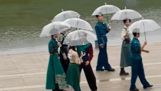 » 3、 浙江江山文旅850万元采购《奔跑吧》宣传服务据都市现场报道，综艺《奔跑吧》被曝向地方文旅收取高额录制费用后引发关注