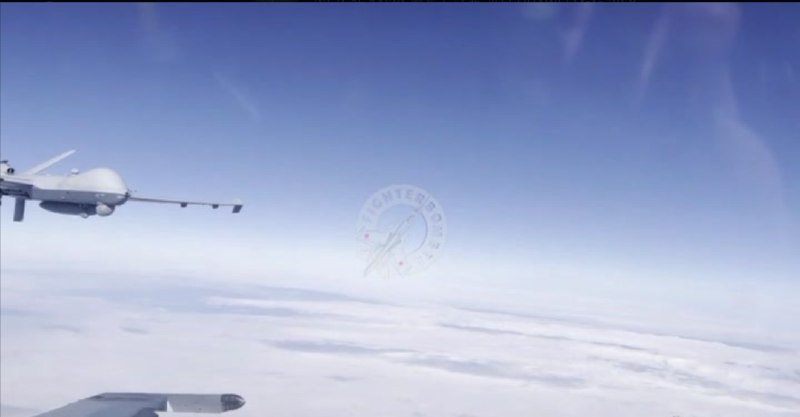 » 5. 美军无人机在黑海被俄战斗机撞击坠毁据央视新闻，俄罗斯国防部14日晚发表声明说，美国一架MQ-9无人机当天因剧烈的空中机动动作失控后坠入黑海