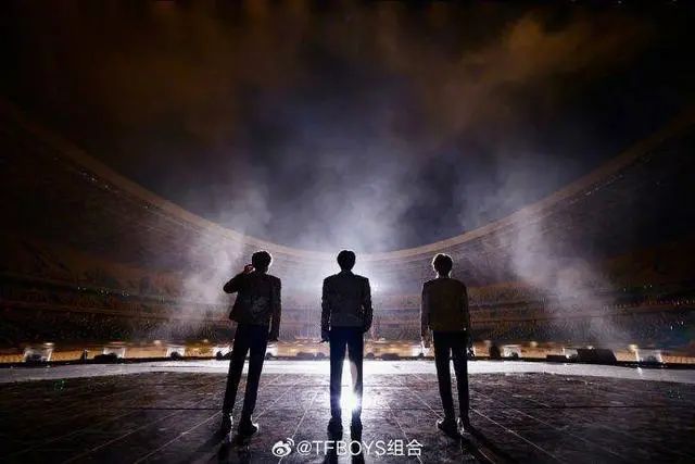 » 13. 西安：TFBOYS演唱会直接带动4.16亿元旅游收入8月6日晚，在西安奥体中心举行的TFBOYS十年之约演唱会在喧嚣中落幕