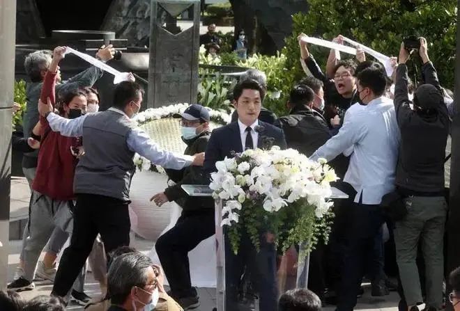 » 10. 蒋万安出席＂228事件＂纪念活动 被喊＂杀人凶手2月28日下午，台北市“228事件”76周年纪念会在“228和平纪念公园”登场