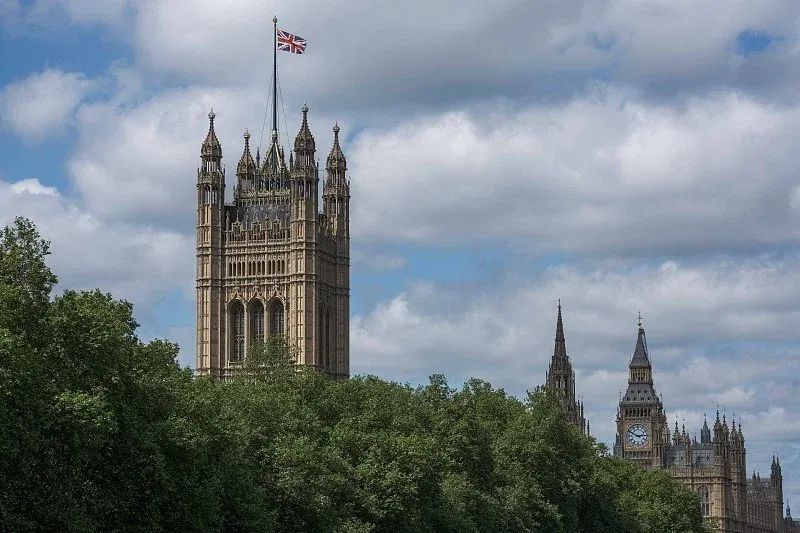» 5. 英国解散议会 7月重选5月30日，英国议会宣布正式解散
