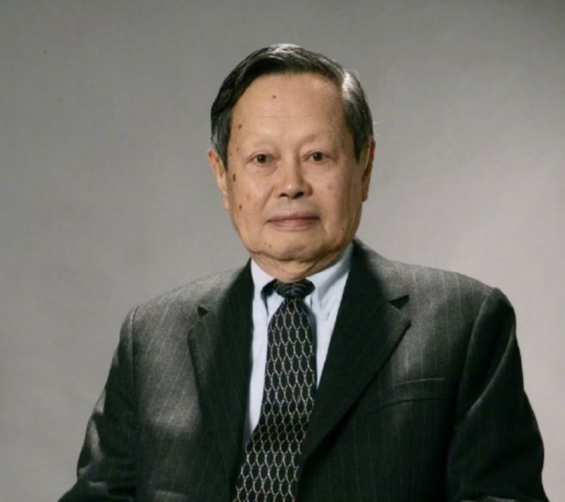 » 3、103岁杨振宁去世享誉世界的物理学家、诺贝尔物理学奖获得者，中国科学院院士，清华大学教授、清华大学高等研究院名誉院长杨振宁先生，因病于2025年10月18日在北京逝世，享年103岁