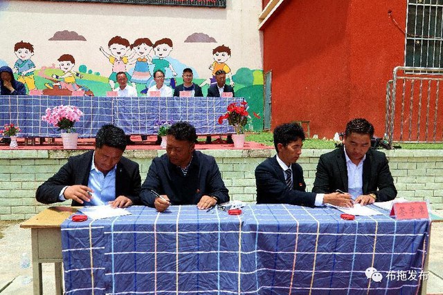 16. 四川凉山布拖县推进移风易俗工作：已自愿解除“娃娃亲”399对为深入推进四川凉山州布拖县移风易俗工作，切实抓好各项制度落实落地，初步检验全县各乡（镇）、各部门贯彻落实县委、县政府关于深化移风易俗动员大会会议精神