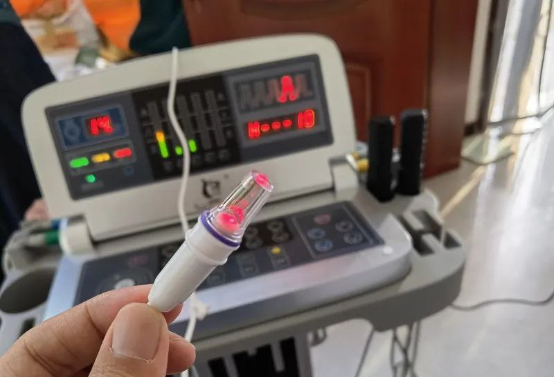 » 2、河南丽福健公司宣称1.3万元的“神器”能治愈糖尿病、渐冻症10月16日，河南省郑州市，一个容纳了2450人的会堂里，来自全国20多个省份的丽福健从业人员再一次相聚