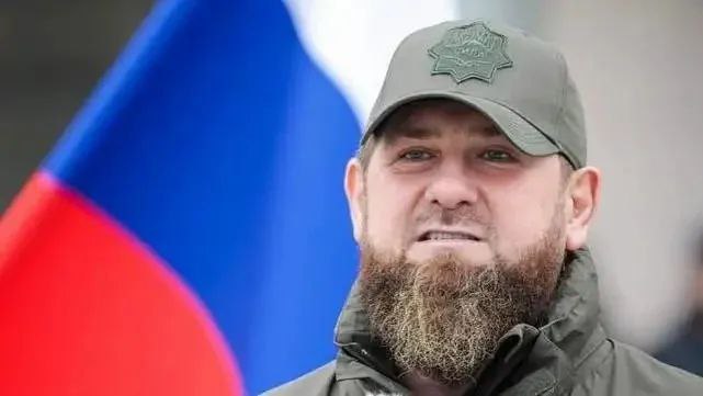 » 泽连斯基：目前没准备好与俄会谈泽连斯基在美国有线电视新闻网（CNN）当地时间11日发布的采访报道中称，目前没准备好与俄方进行会谈