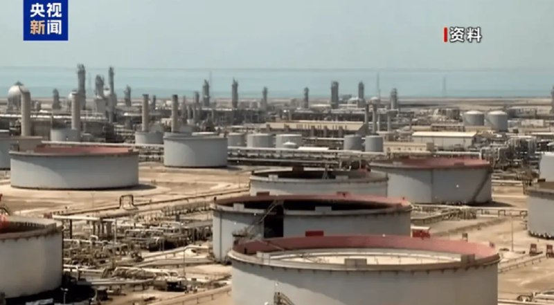 » 1、 沙特石油公司下月不向欧洲买家交付原油当地时间9月18日，知情人士称，沙特国家石油公司——沙特阿美公司已告知至少两家欧洲炼油客户，在沙特通往红海的关键输油管道遭袭后，下个月沙特阿美公司将不会按照合同继续向它们交付原油