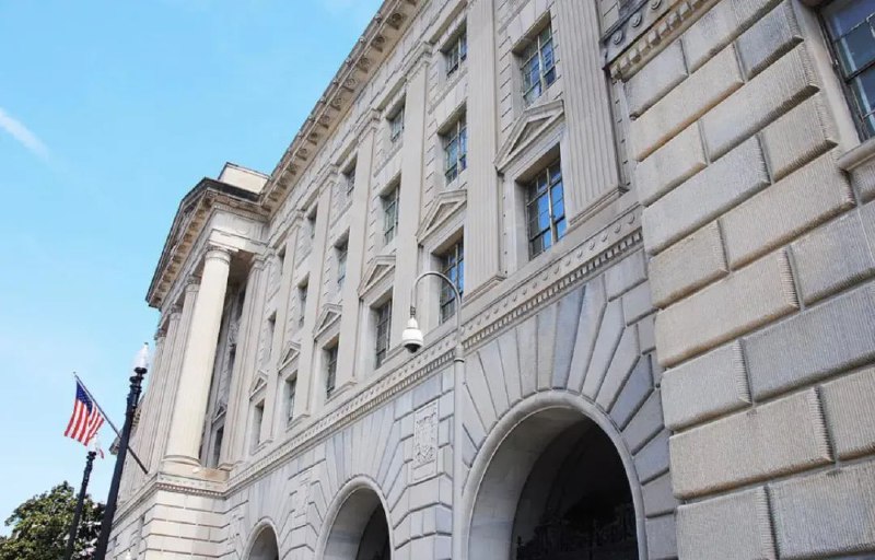 » 6、美国已取消对中国芯片设计软件的出口限制据环球时报援引彭博社3日报道，特朗普政府已取消部分对华芯片设计软件出口许可要求