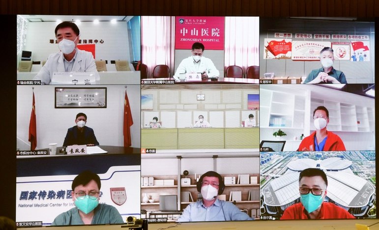 8. 张文宏深度解析：奥密克戎的炎症应答确实比流感要轻奥密克戎有一个基本的繁殖数（R0），也就是说一个人可以传染9.5个人