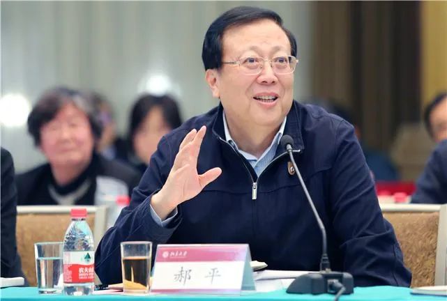 11. 中央统战部副部长，国务院侨办主任潘岳任国家民委党组书记» 北大书记转任校长 山西省高院党组书记、院长接任书记邱水平任北京大学党委书记(副部长级)，郝平由北京大学党委书记转任校长；林建华不再担任北京大学校长职务