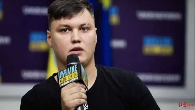 » 11. 叛逃到乌克兰的俄罗斯飞行员 在西班牙被枪杀去年8月驾驶俄罗斯米-8军用直升机叛逃到乌克兰的俄飞行员马克西姆·库兹米诺夫，近日在西班牙被发现遭枪杀身亡