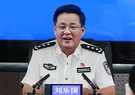 14. 大连市公安局三任局长相继被查前有辽宁省公安厅三任厅长——李文喜、薛恒、王大伟相继落马，现有大连市公安局三任局长被查