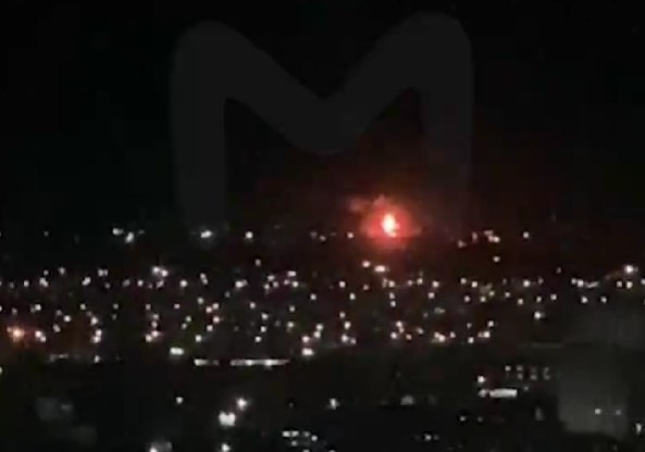 » 9. 俄军用机场爆炸系乌克兰无人机袭击  3名俄军人死亡俄罗斯国防部当地时间5日宣布，基辅政权对俄罗斯空天军机场的袭击造成3名俄军人死亡，另有4人受伤