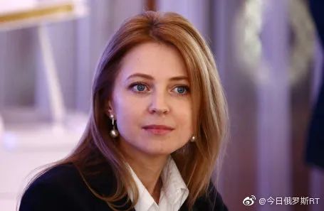 15. 俄罗斯著名美女检察官将停止一切公开活动6月13日，俄罗斯总统普京签署法令，解除娜塔莉亚·波克隆斯卡娅作为俄罗斯独联体事务、海外侨民及国际人道合作署副署长的职务，并任命她为俄罗斯总检察长伊戈尔克拉斯诺夫的顾问