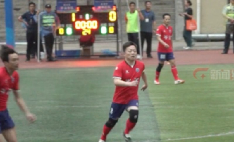 » 7、 广西足球县级联赛 岑溪市委书记以队长身份上场3月29日，在“国控杯”2025—2026年广西县级足球超级联赛桂东赛区第六轮比赛中，岑溪市石都队在主场以1∶0战胜贵港市港南区队