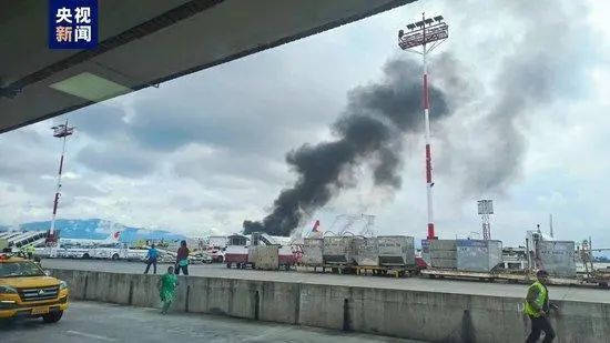 » 7. 加德满都飞机坠毁 机上19人和地面3人死尼泊尔太阳航空公司的一架客机在加德满都特里布万国际机场坠毁