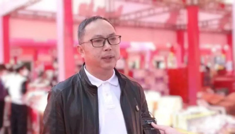 » 1、沙县小吃董事长被查，原副总两个多月前落马7月26日，福建三明市沙县区纪委监委发布，沙县区小吃文化旅游发展集团有限公司董事长童友健涉嫌严重职务违法，目前正接受沙县区监委监察调查