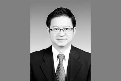 4. 52岁大连市委常委、副市长曾兵突发疾病去世 系国药集团副总经理挂职大连市委常委、副市长曾兵突发疾病医治无效于2022年7月23日19时55分在大连去世，享年52岁