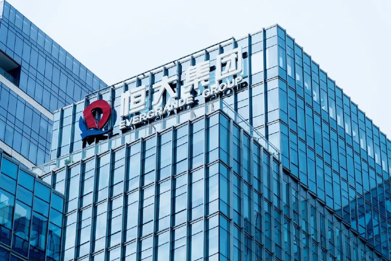 » 1. 恒大物业告恒大 ，追偿21.5亿11月28日晚间，恒大物业就其约134亿元的存款质押被相关银行强制执行，而起诉相关方一事发布公告