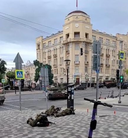 » 8. 瓦格纳雇佣兵宣布清理政府，从前线向莫斯科方向进攻 more…当地时间23日，俄罗斯瓦格纳雇佣兵公司负责人普里戈任称，瓦格纳部队已经越过乌克兰边境，并进入与乌克兰接壤的俄罗斯南部边境罗斯托夫