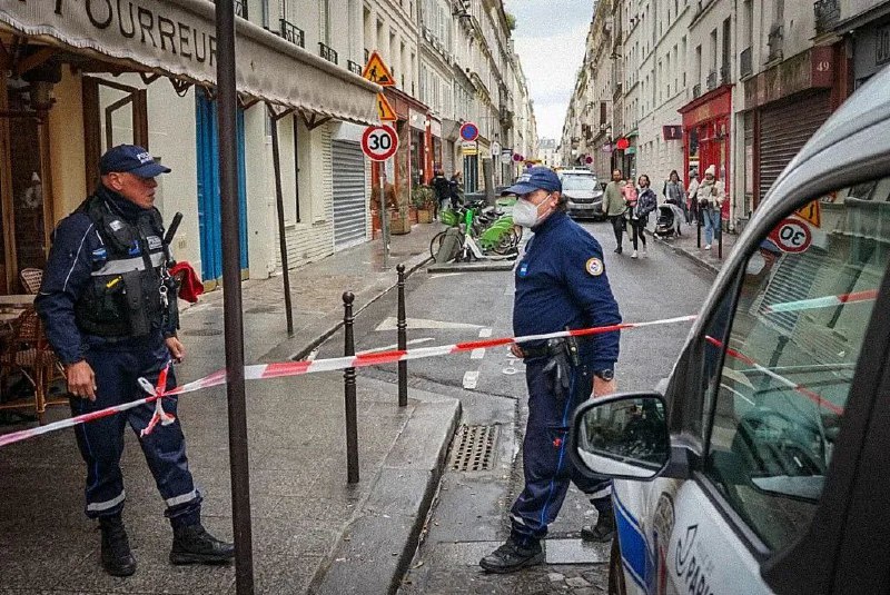 » 12. 法国巴黎市区发生枪击事件 已致3名库尔德人死亡法国巴黎警察局23日说，巴黎10区当天发生一起枪击事件，袭击者已被捕