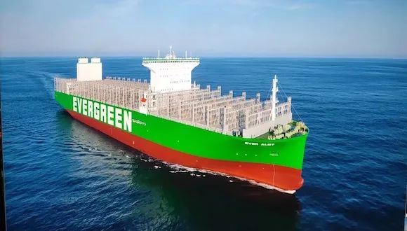 19. 沪东中华交付全球最大集装箱船 可载2.4万TEU6月22日，全球最大2.4万TEU（标准箱）超大型集装箱船在上海交付