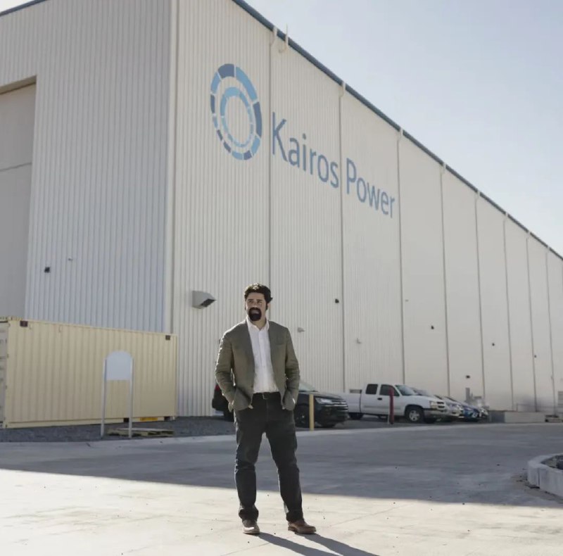 » 7. 谷歌采购6-7座核反应堆 应对AI算力需求为满足电力需求，当地时间周一，谷歌宣布与核能初创公司凯罗斯电力签订协议，计划向后者购入拟建的6-7个小型模块化核反应堆（SMRs）的电力，总容量达500兆瓦