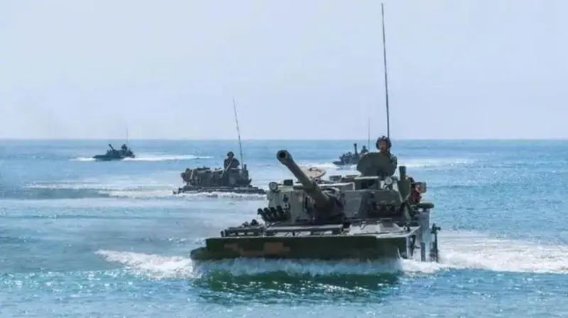 6. 东部战区连续三天在台岛东部实兵演练，中美日四支航母编队或齐聚东部战区9日一早公布，5月6日至8日连续三天，战区部队组织海、空、常导等兵力，在台岛以东和西南海空域进行实兵演练，进一步检验提升多军兵种联合作战能力