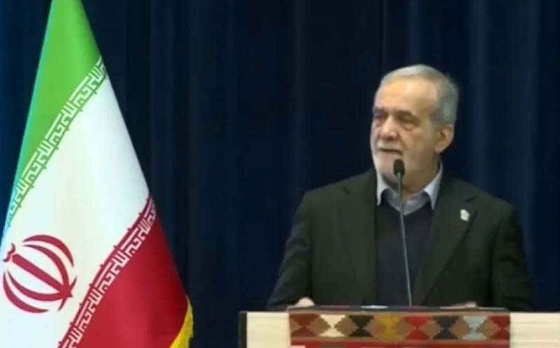 » 2、伊朗一警察局被抗议人群围攻  3死17伤当地时间2026年1月1日，伊朗洛雷斯坦省一警察局遭暴徒袭击，袭击造成3人死亡、17人受伤