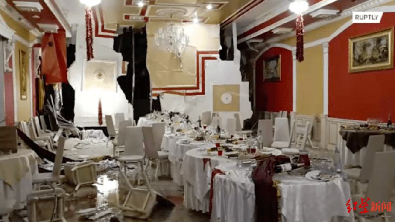 » 1. 俄航天集团前总裁罗戈津在顿涅茨克遭炮击受伤当地时间22日，包括俄罗斯航天集团前总裁罗戈津在内的军事顾问小组在顿涅茨克郊区的酒店遭到炮击，罗戈津本人背部受伤，已经被送往医院接受治疗，目前没有生命危险